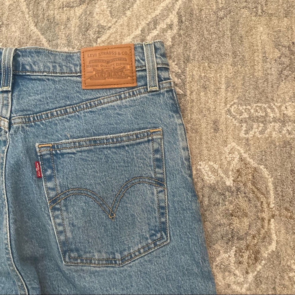 Levi’s Ribcage Straight size 28